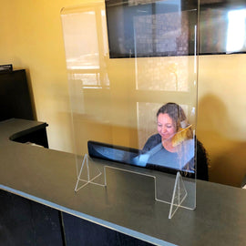 SNEEZEGUARD PROTECTION ON STAND PLEX4