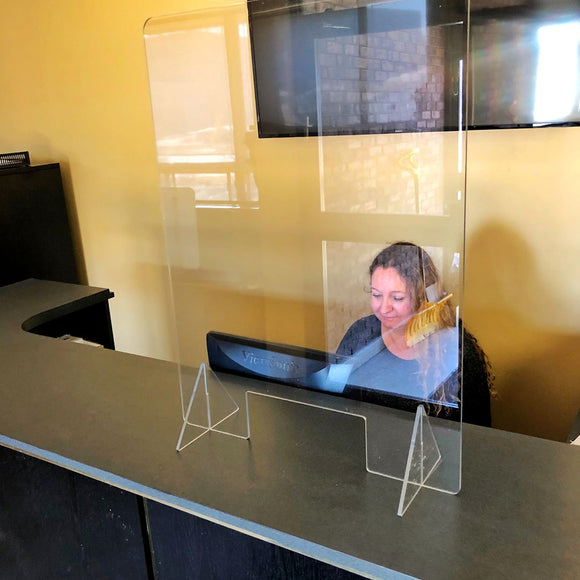 SNEEZEGUARD PROTECTION ON STAND PLEX4