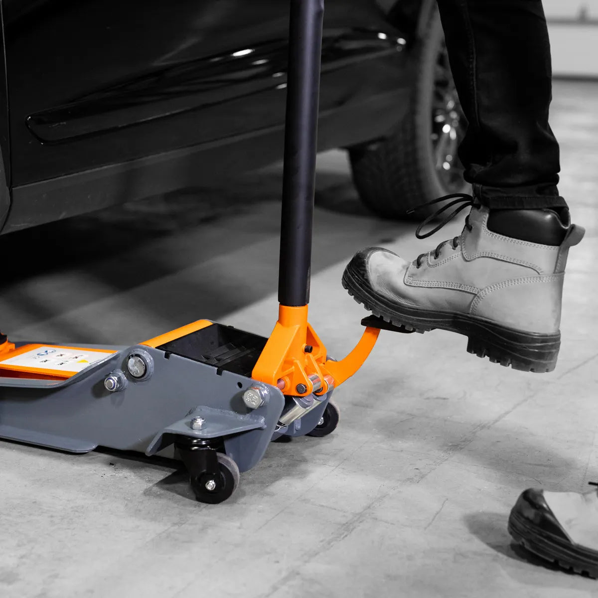 LONG REACH PROFESSIONAL WHEEL JACK - 2 TONS - 0